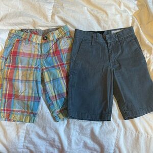 Volvos boy size 22 or 8Y shorts